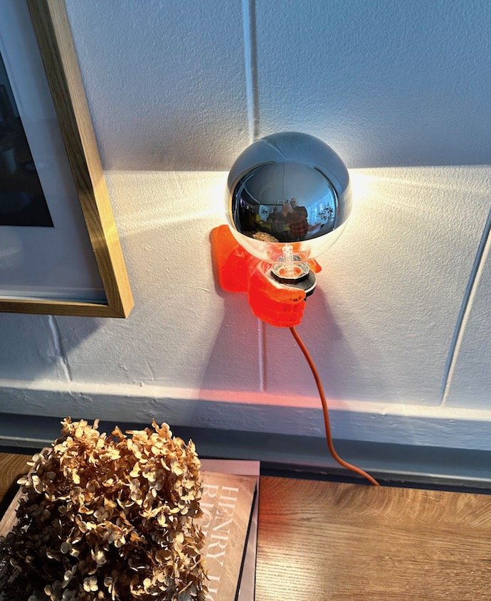 MANO :: WALL FIXTURE.