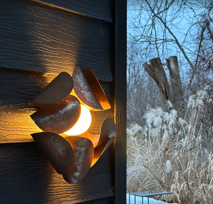 SPECIAL EDITIONS :: SYCAMORE WIRELESS OUTDOOR METAL LIGHT FIXTURE.